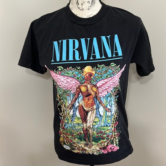 Tops - 😁NIRVANA BAND TSHIRT 😃